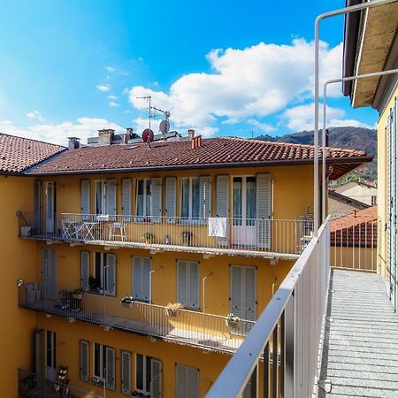 Apartamento Sky Attic 72 - The House Of Travelers Como Exterior foto